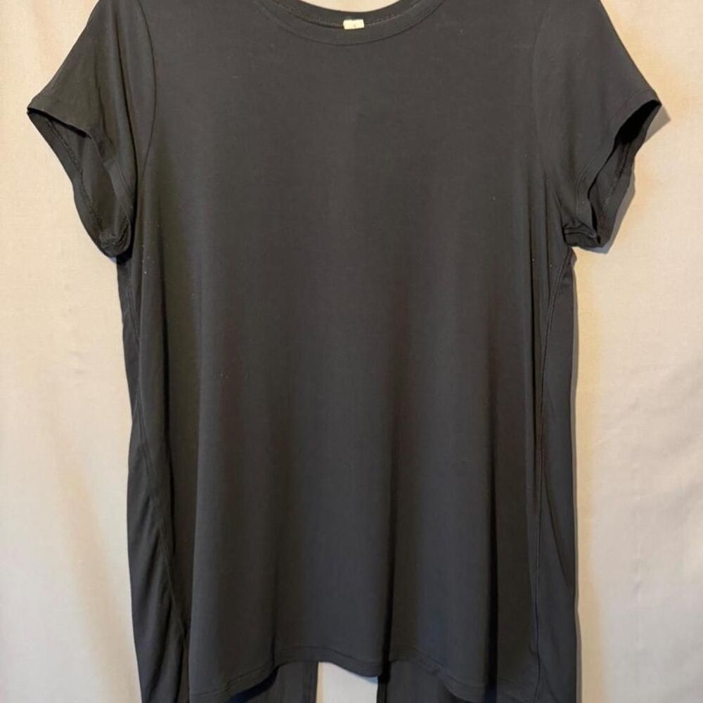 Lululemon black high-low t-shirt